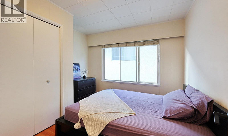 1336 E 11 Avenue Van...