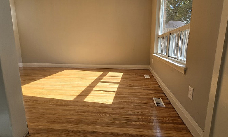 Spacious 3 Bedroom +...