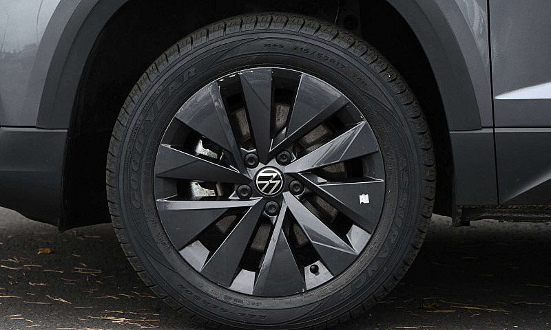 2024 Volkswagen Taos...