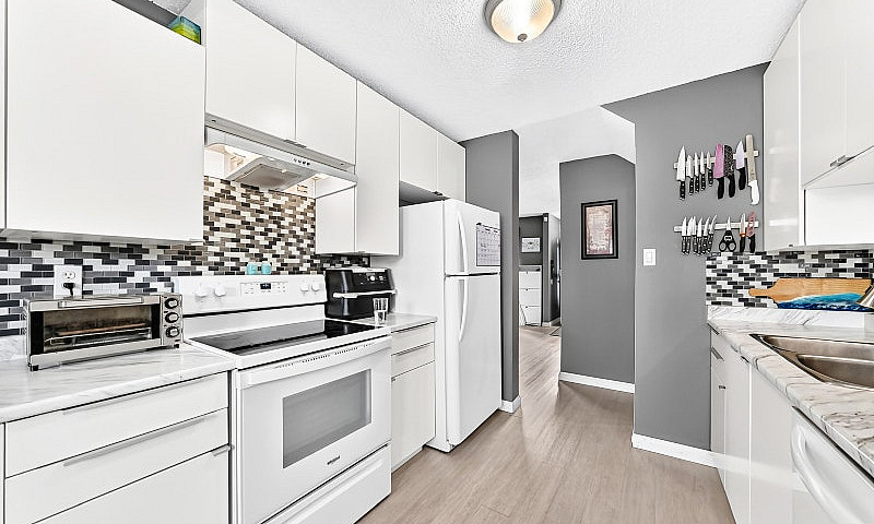 Townhouse For Sale (...
