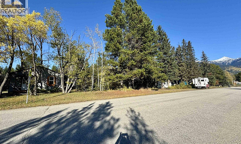 1366 7Th Avenue Vale...