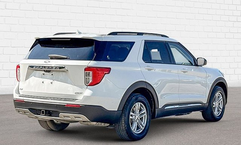 2022 Ford Explorer X...
