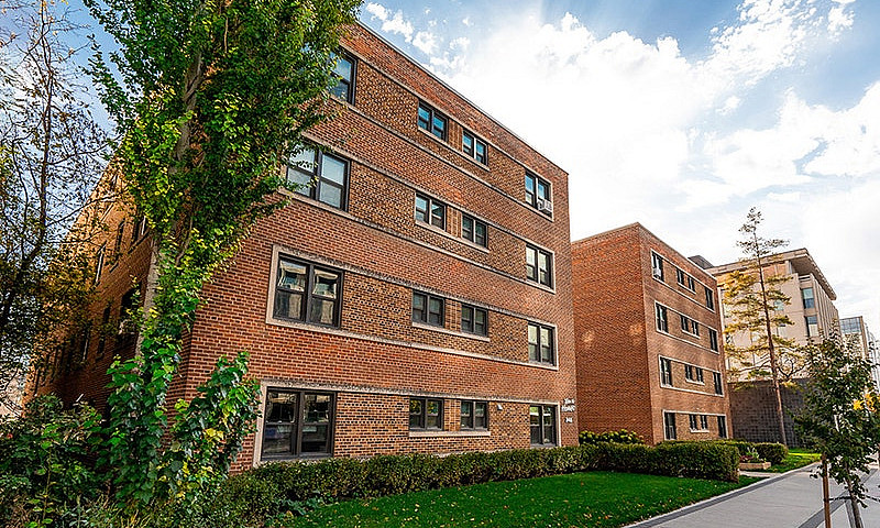2Br Suite In Charact...