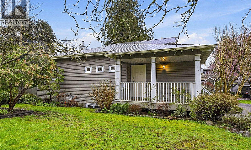 1558 Bowser Avenue N...