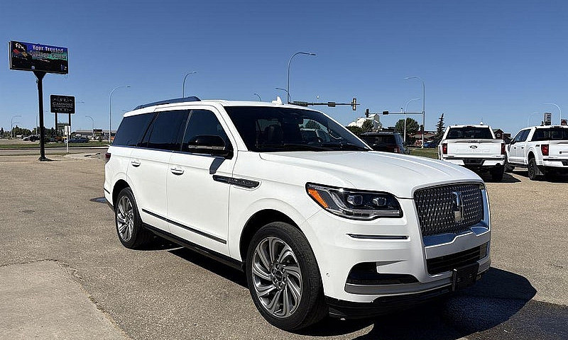 2022 Lincoln Navigat...