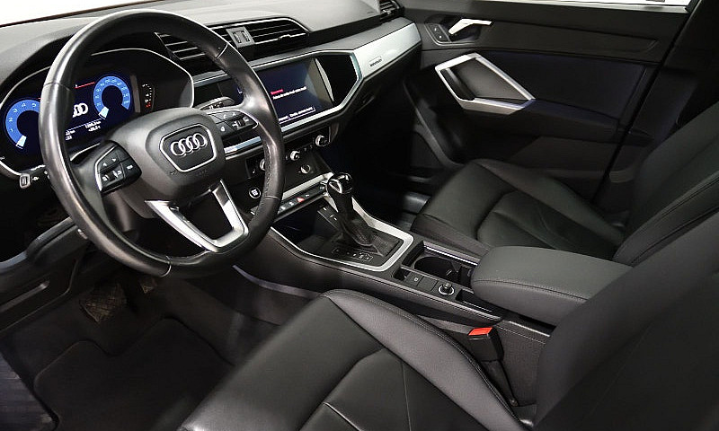 2022 Audi Q3 Komfort...