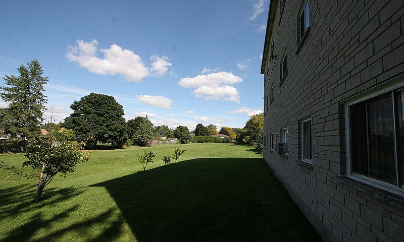 1 Bed Apt North Vict...
