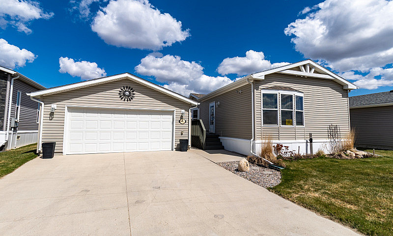 4 Sunset Cres., Cond...