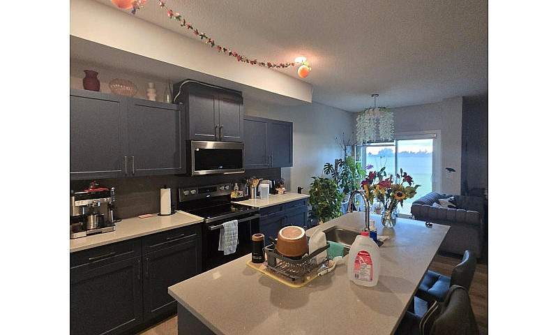 3014 9 St Nw Edmonto...