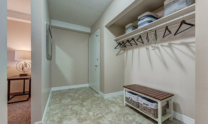 Apartment For Rent: ...