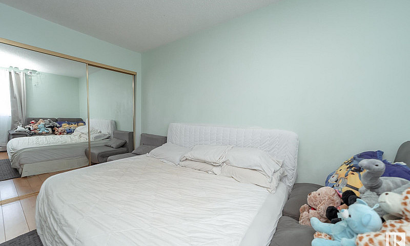 #48 11245 31 Av Nw E...