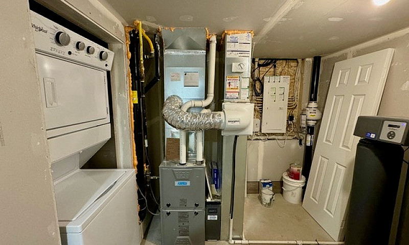 Rosenthal 2 Bed 1 Ba...