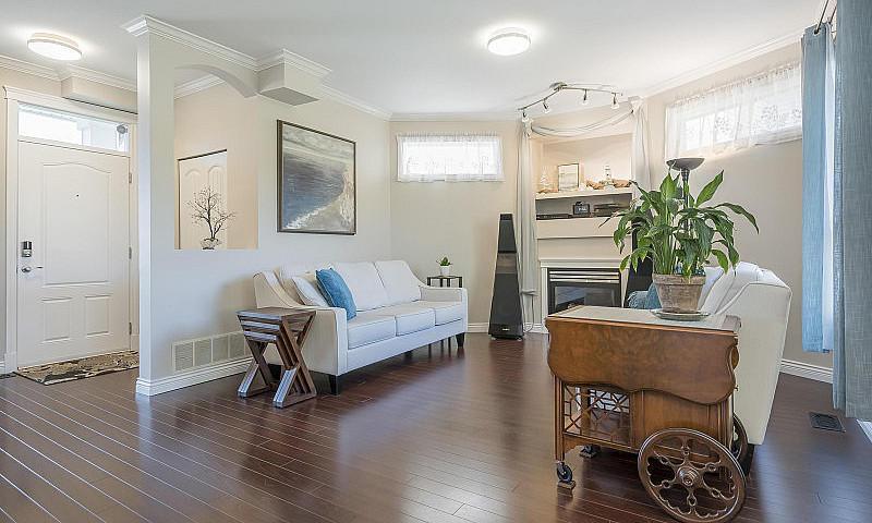 16477 59A Avenue Sur...