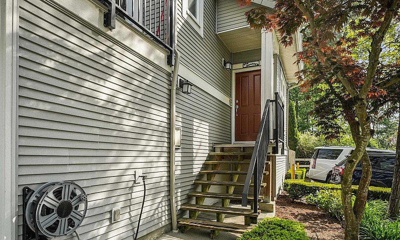 29 20120 68 Avenue L...