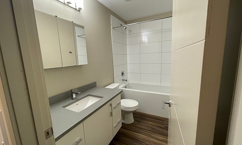 Unique 1 Bedroom Lof...