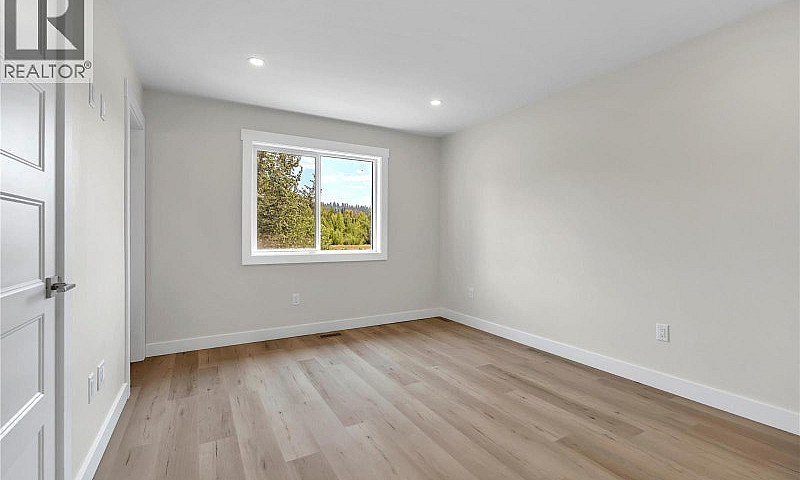 524 Similkameen Ave ...