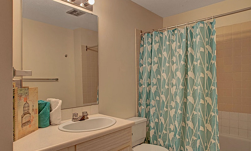 Spacious 2 Bedroom A...
