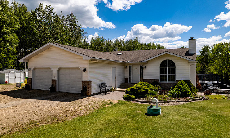 Gorgeous Acreage Loc...