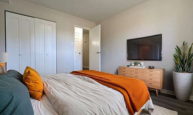 Mount Royal Apartmen...