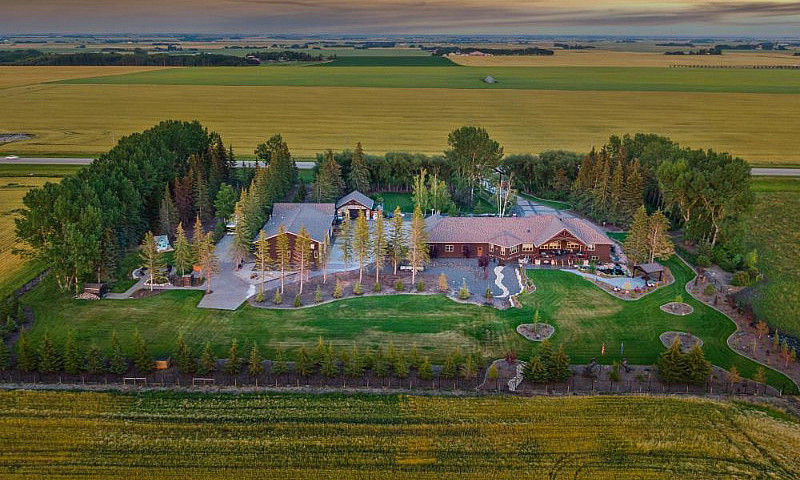Executive Acreage On...
