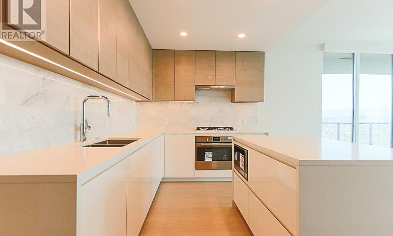 4901 2108 Gilmore Av...