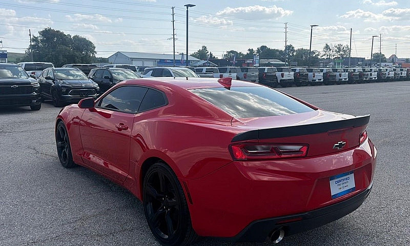2018 Chevrolet Camar...