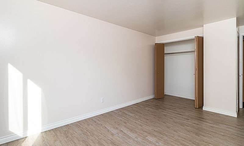 8 Willowdale Cres- W...