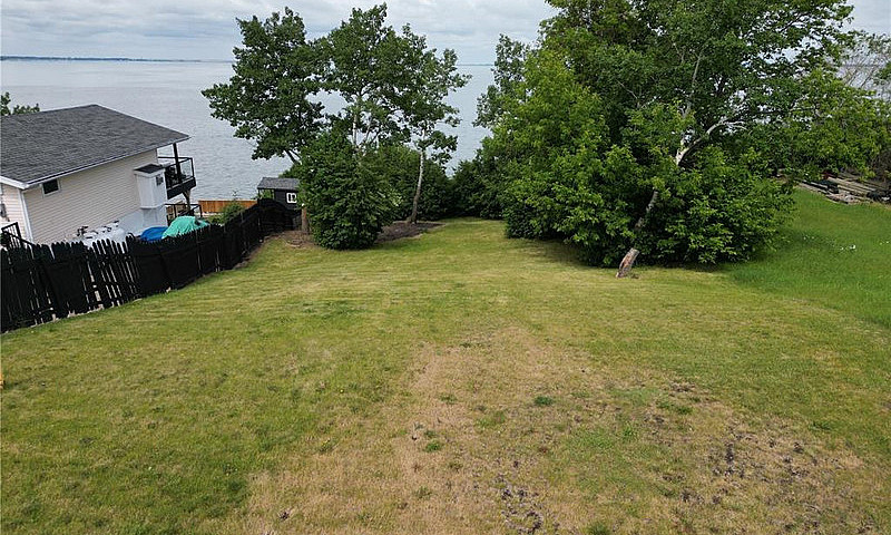 33 Jackfish Lake Cre...