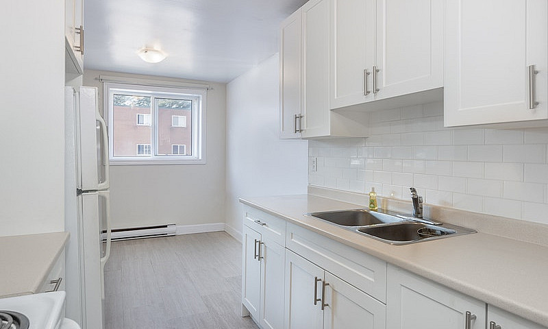Somerset Place Apart...