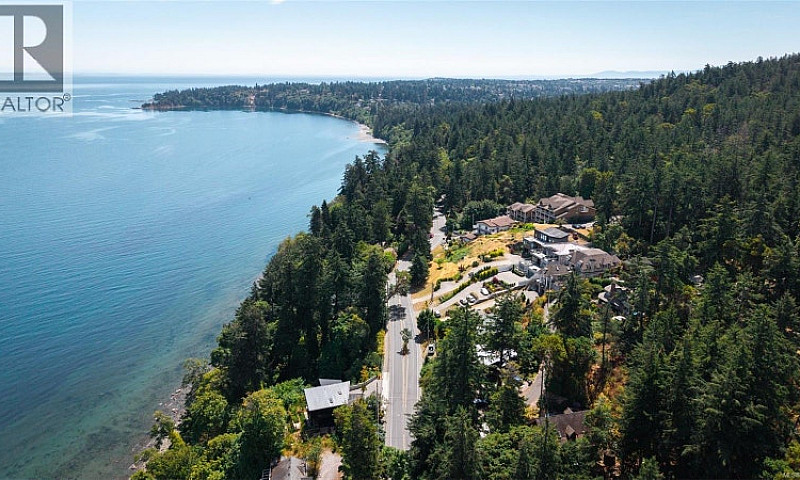 4569 Cordova Bay Rd ...