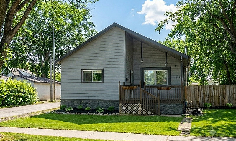 Well-Maintained 4Bdr...