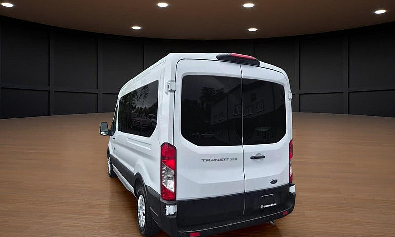 2025 Ford Transit-35...