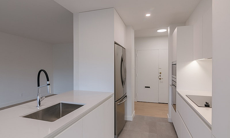 Fully Renovated 3-Be...