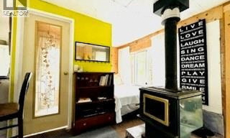 374 Halibut Hill Rd ...