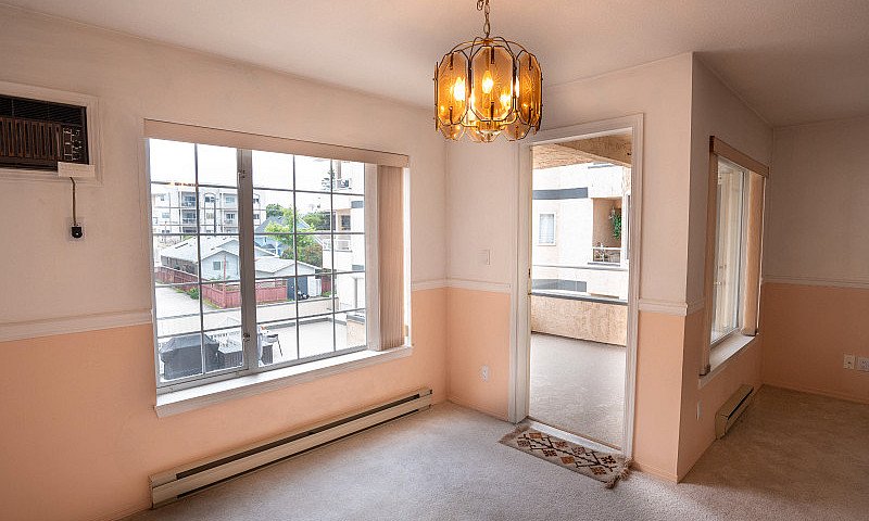 308-374 Winnipeg Str...