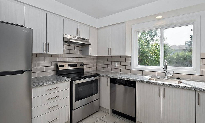 Stoneglen Townhouses...