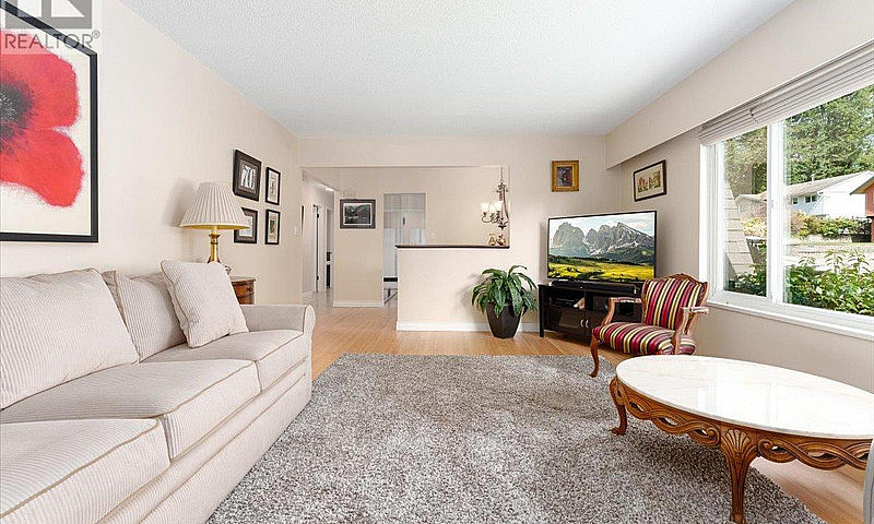 4347 Ruth Crescent N...