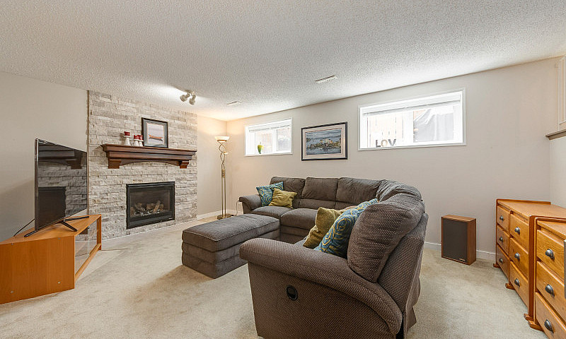 Spacious 4 Bedroom B...