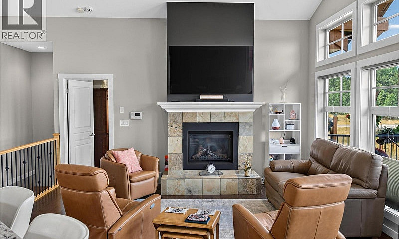 204 Boulder Creek Dr...