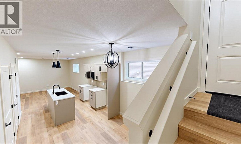 A, 8870 85A Avenue G...