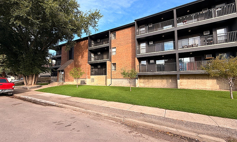 Renovated 2 Bedroom ...
