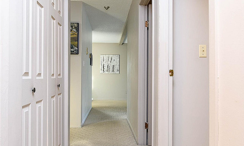 11 – 650 Knighton Rd...