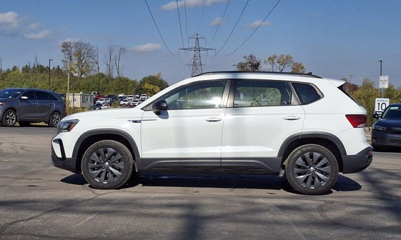 2024 Volkswagen Taos...