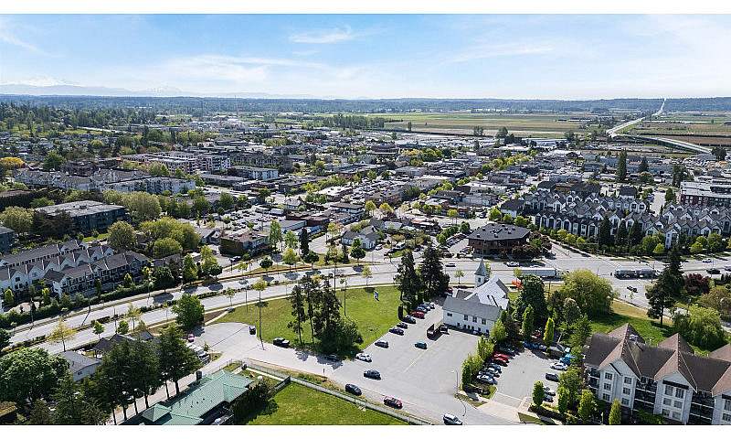 17575 58A Avenue Sur...