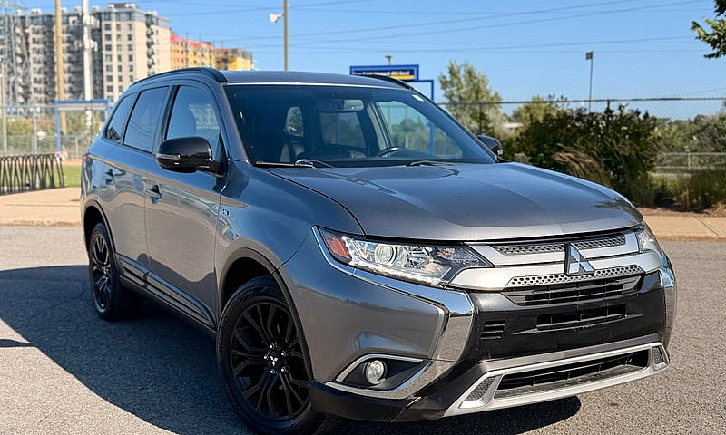 2018 Mitsubishi Outl...