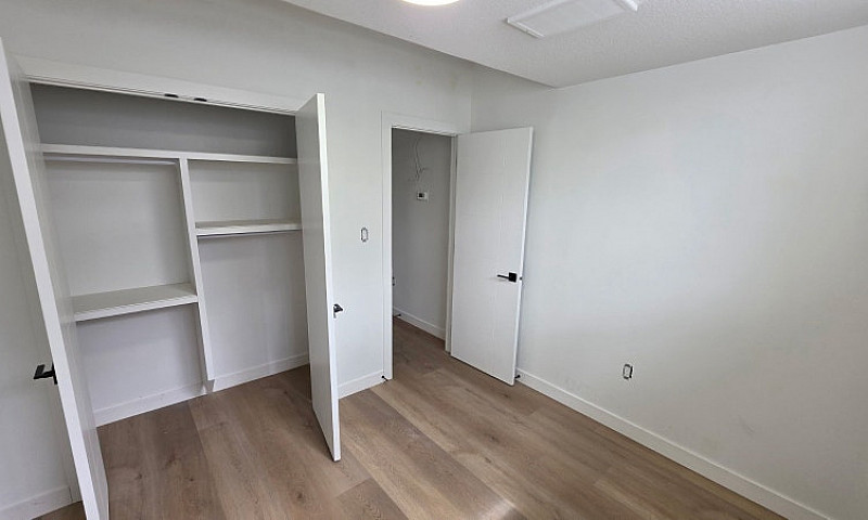4Bed 3.5Bath Townhou...