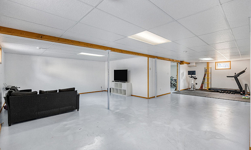 Custom-Built 1542 Sq...