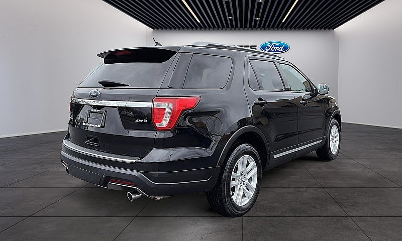 Ford Explorer Xlt Aw...