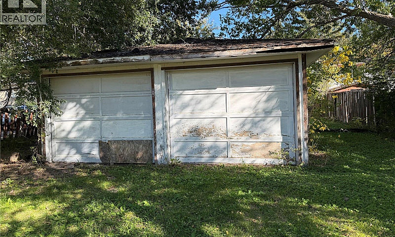 916 Royal Street Reg...
