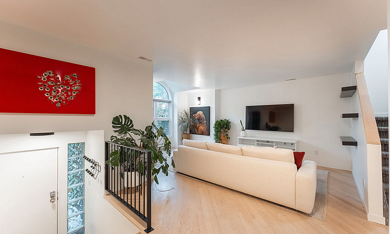 Luxurious Condo For ...